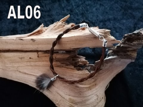 Armbånd i brun lædersnøre Armbånd i brun lædersnøre